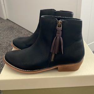 Tucker & Tate black faux leather girls booties